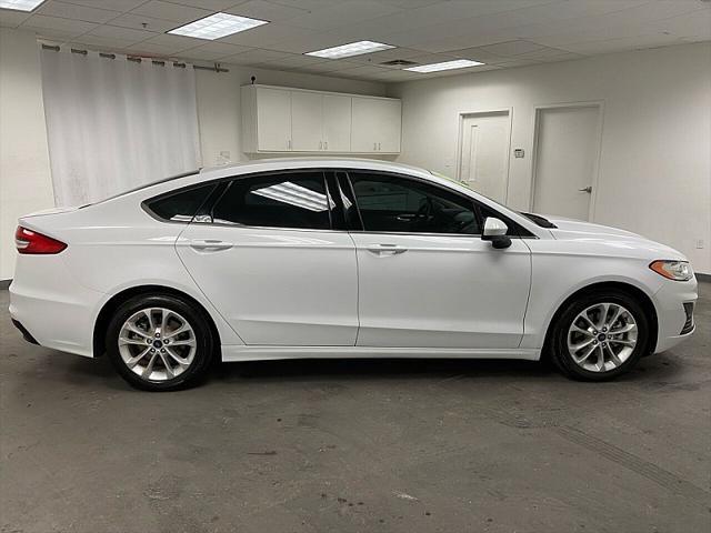 2020 ford fusion hybrid se