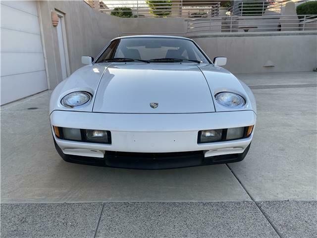 1980 porsche 928, **39,900** miles!! nice original car