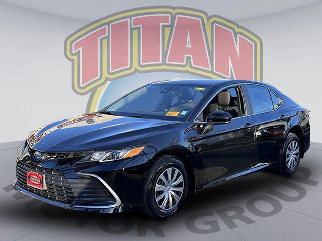 2022 toyota camry le