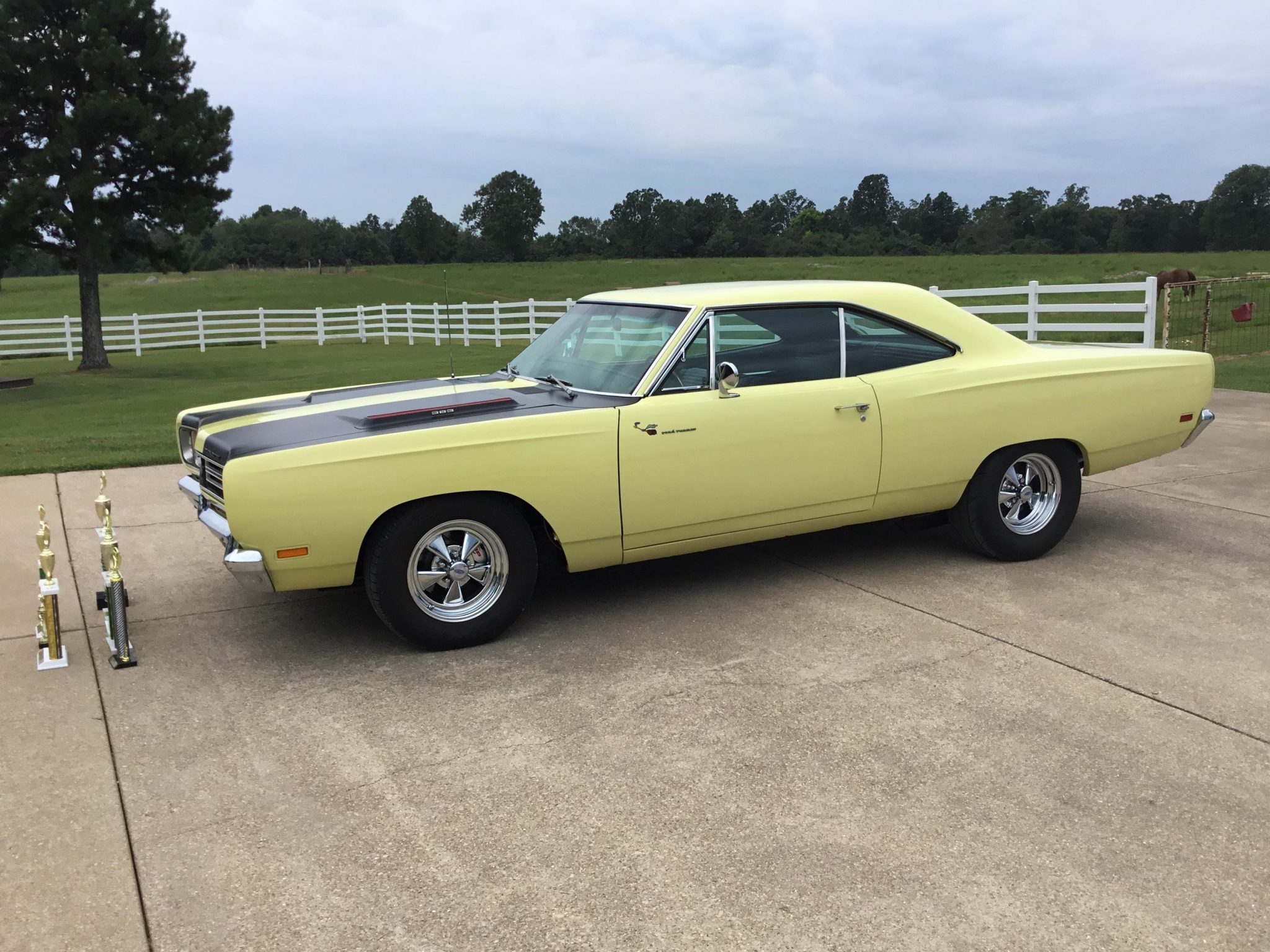 1969 plymouth road runner 383 4-speed