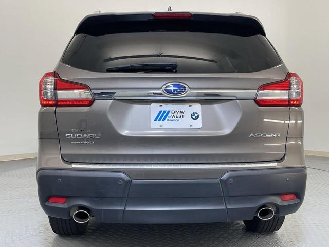 2022 subaru ascent premium 8-passenger