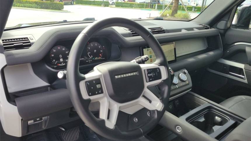 2023 land rover defender 90 se