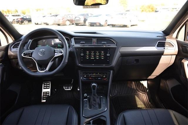 2023 volkswagen tiguan 2.0t se r-line black