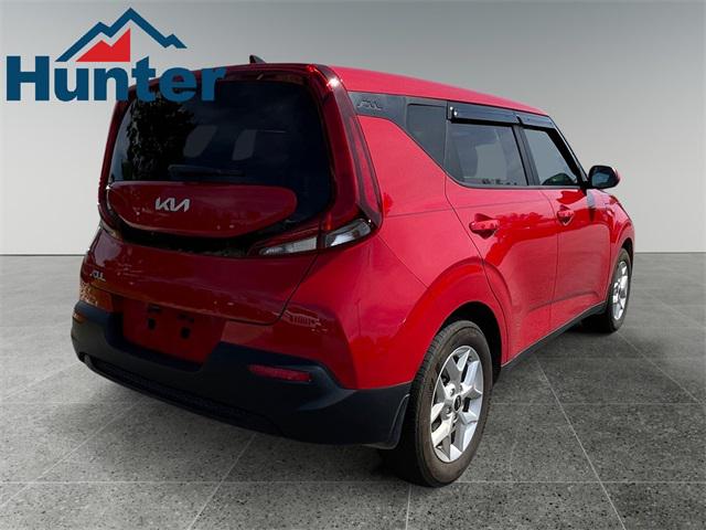 2022 kia soul lx