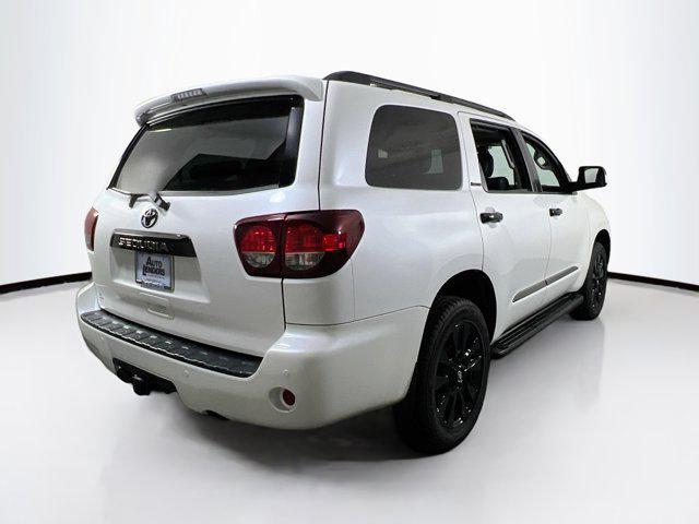 2021 toyota sequoia base