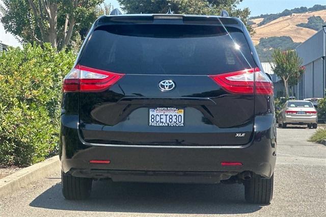 2018 toyota sienna xle