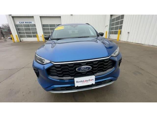 2023 ford escape st-line in devils lake, north dakota