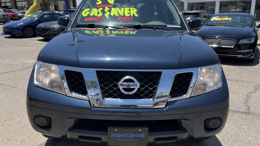 2021 nissan frontier sv