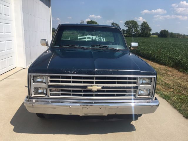 1985 chevy c10 custom deluxe short bed truck
