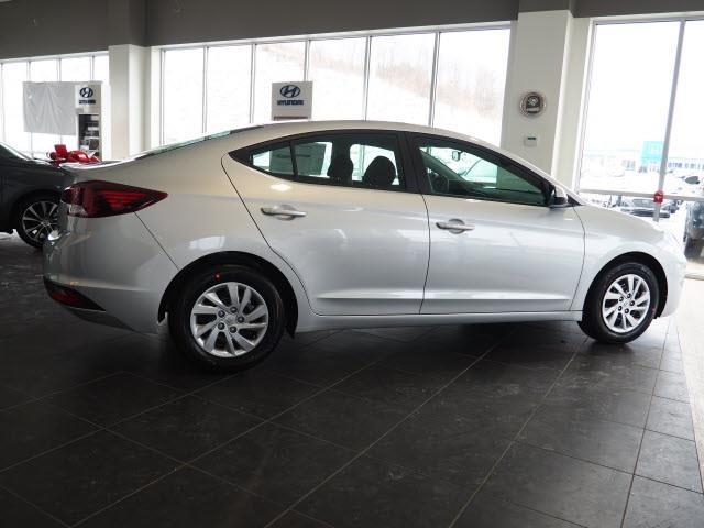 2019 hyundai elantra se se 4dr sedan 6m for sale in triadelphia, west virginia