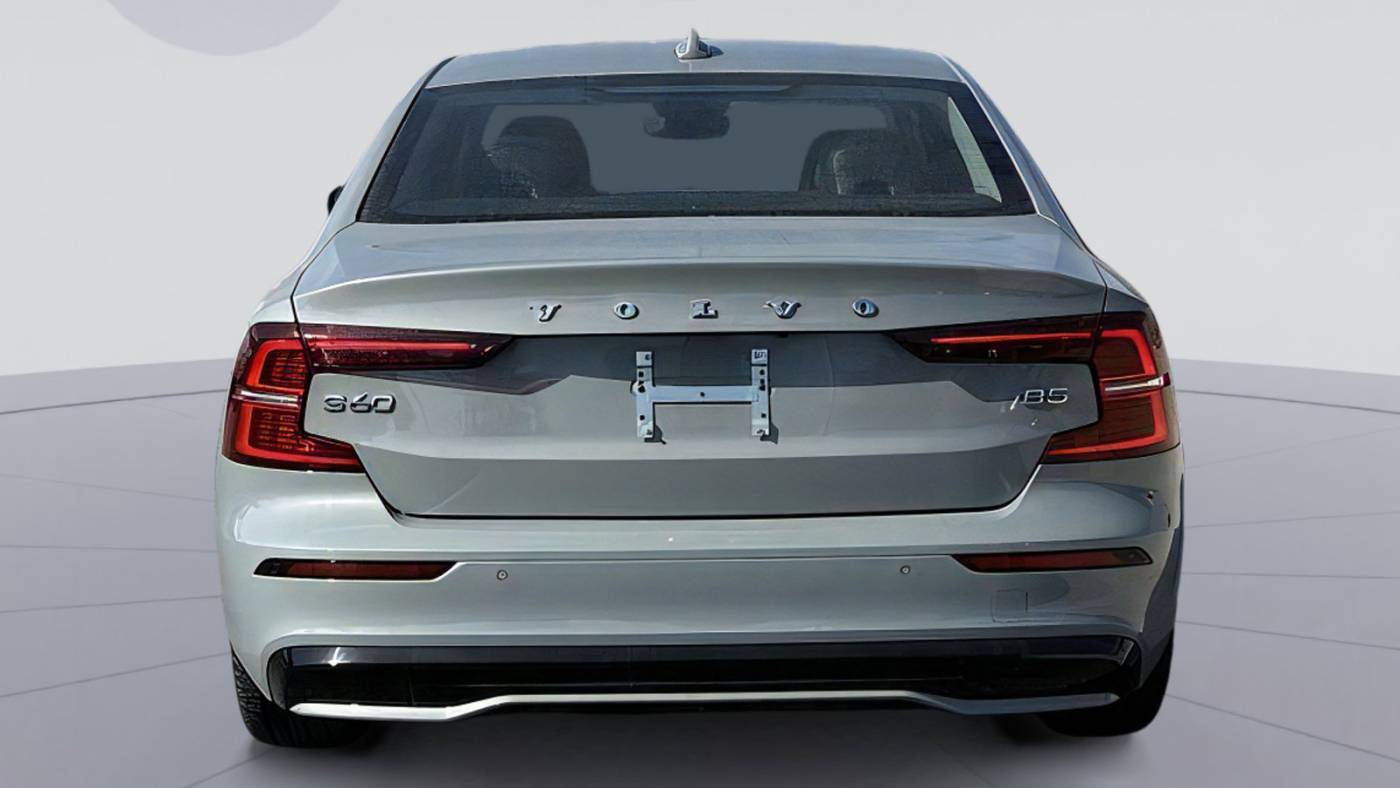 2024 volvo s60 b5 core dark theme