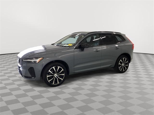 2023 volvo xc60 b5 plus dark theme