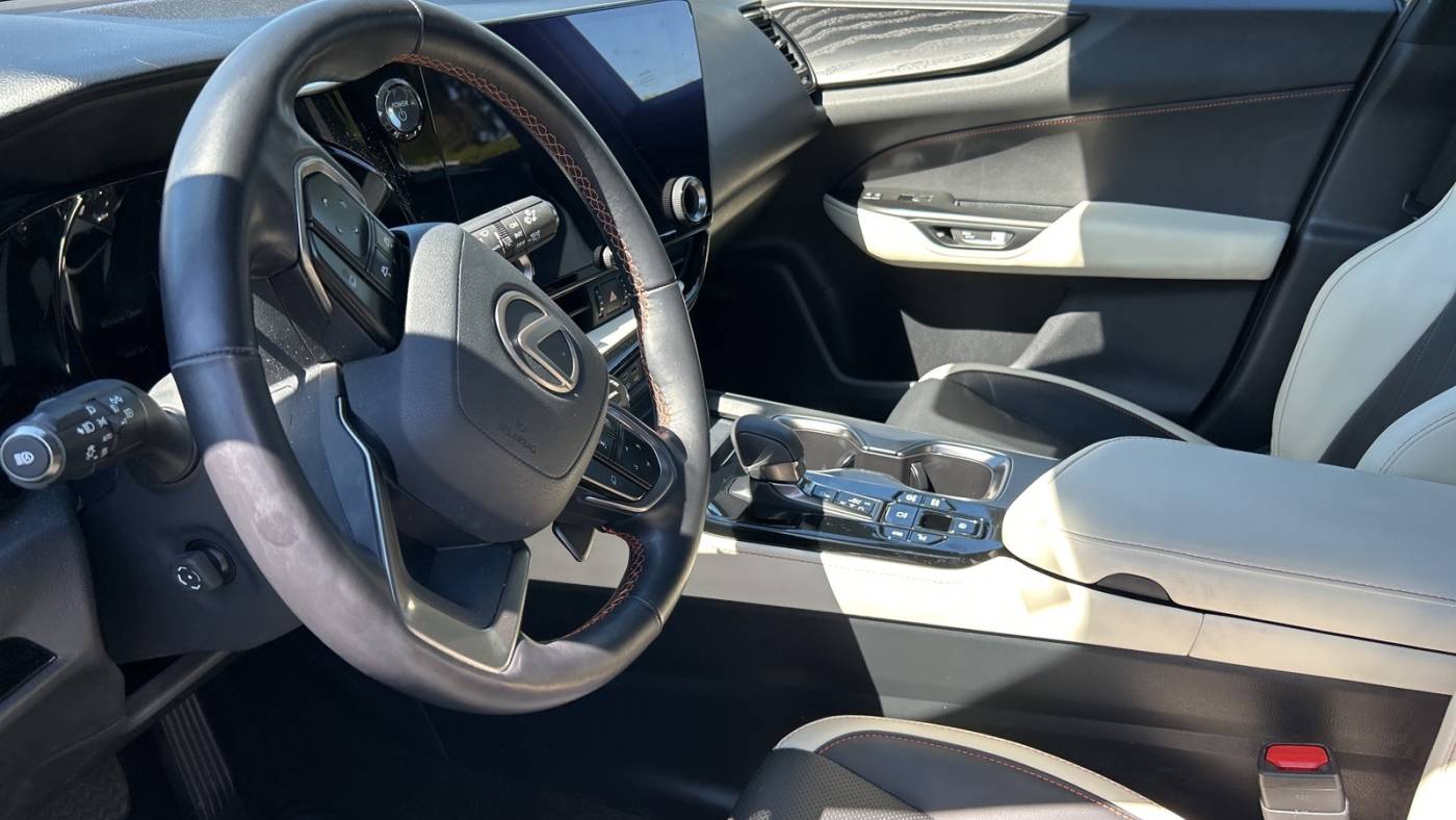 2022 lexus nx 450h+ base
