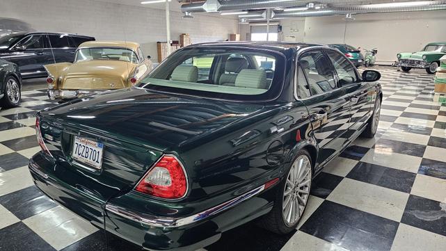 2004 jaguar xjr base