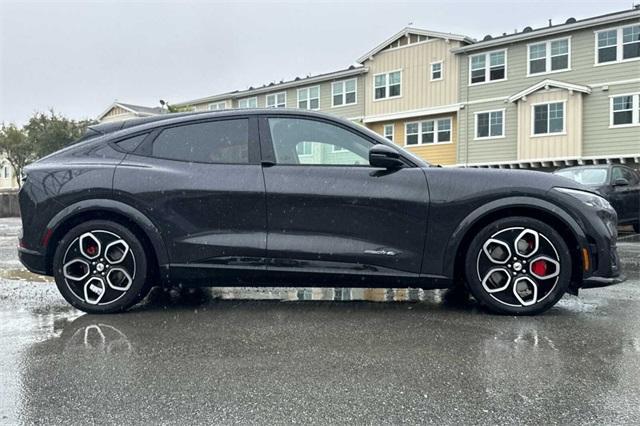 2022 ford mustang mach-e gt