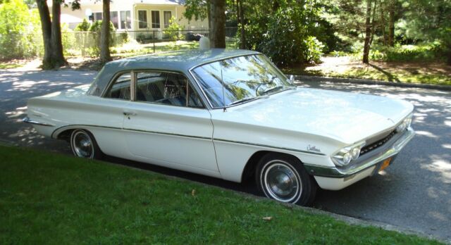 1961 oldsmobile cutlass sport coupe