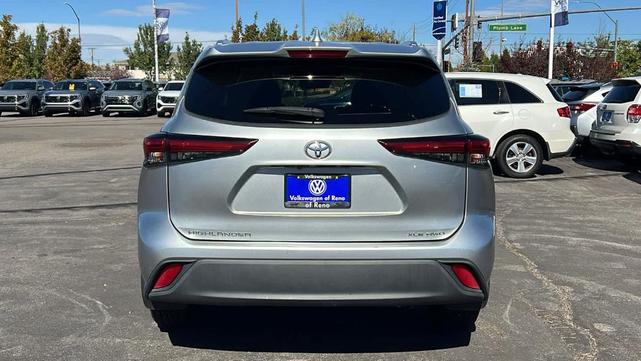 2021 toyota highlander xle