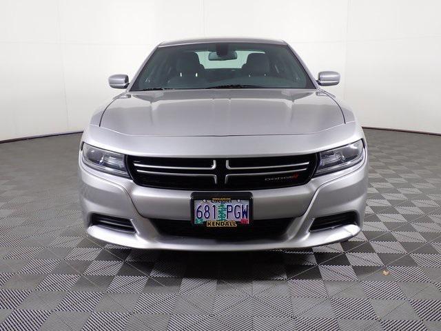 2017 dodge charger se