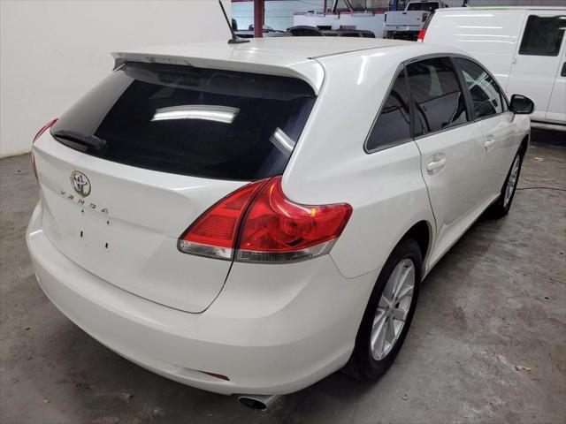 2010 toyota venza base