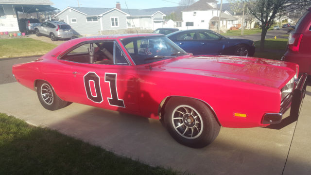 1969 dodge charger 440 v8 dukes of hazzard signed by cast of show
