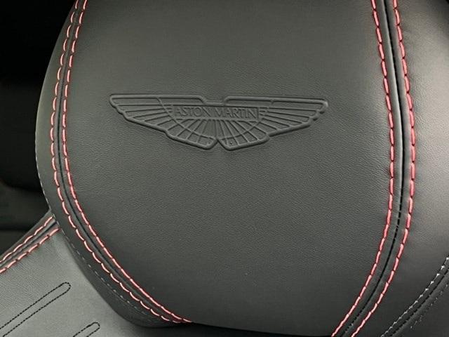 2023 aston martin dbx base