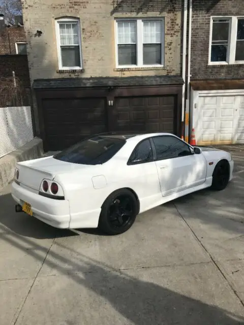 nissan skyline r33 gtst