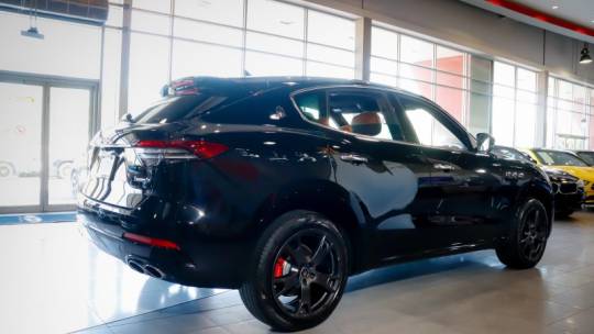 2021 maserati levante base