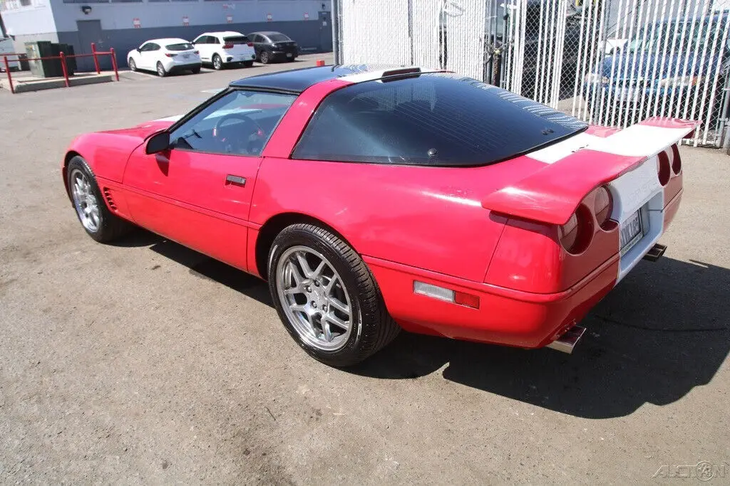(omr) 1986 chevrolet corvette hatchback automatic 8 cylinder no reserve!