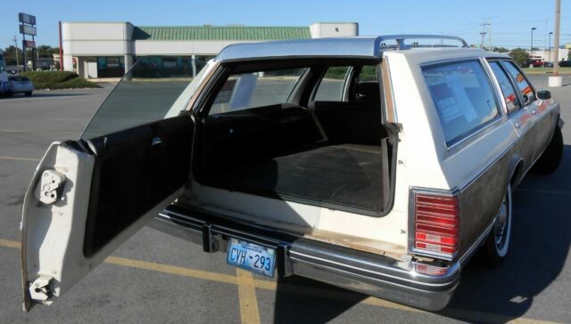 1984 pontiac parisienne full size wagon - rare ,vintage, good shape