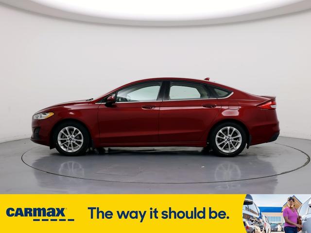 2019 ford fusion se