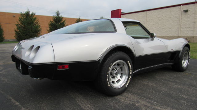 1978 corvette, factory silver anniversary vette, auto, oyster interior