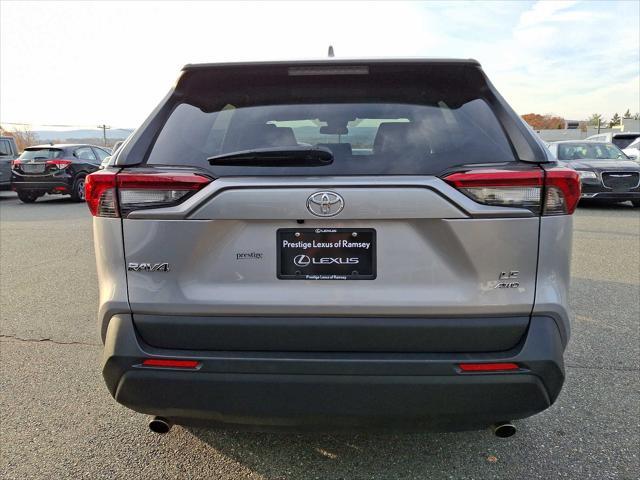 2021 toyota rav4 le