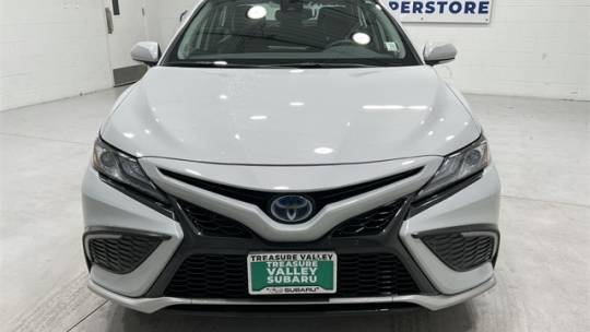 2022 toyota camry hybrid xse