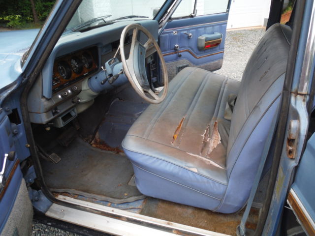 1981 jeep wagoneer runs needs tlc new 258 engine all orginal must go 4x4 !!