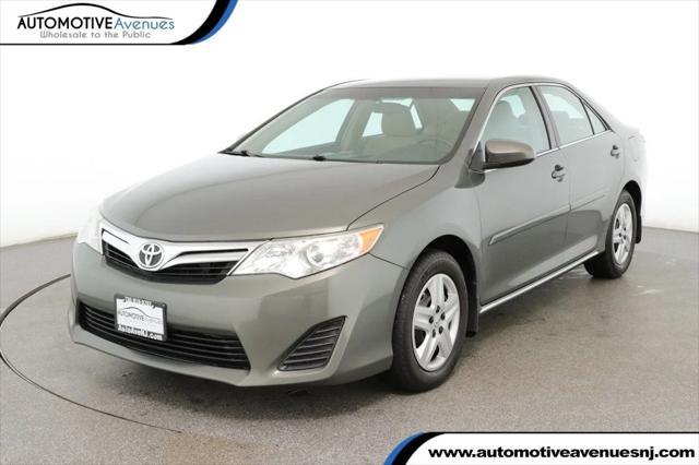 2013 toyota camry le