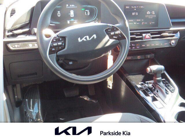 2024 kia niro lx