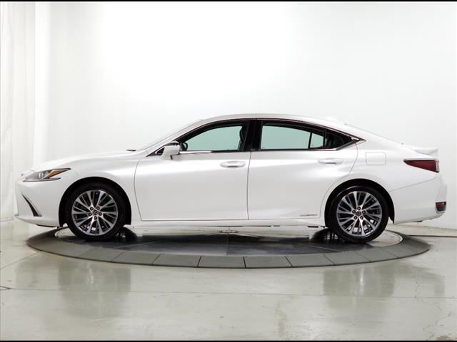 2021 lexus es 300h base