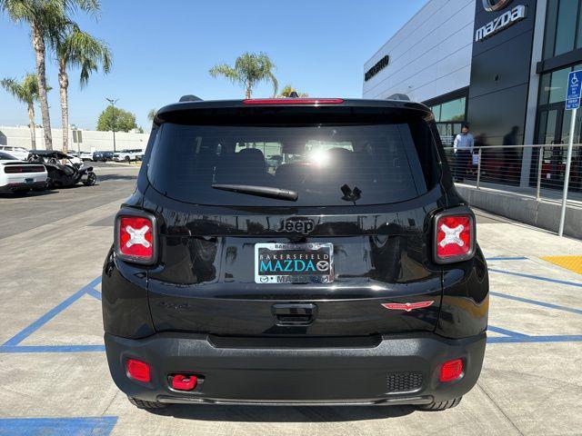 2023 jeep renegade trailhawk