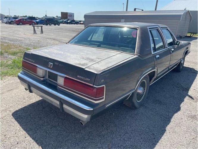 1988 mercury grand marquis in staunton, illinois