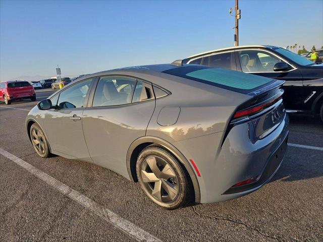 2023 toyota prius le