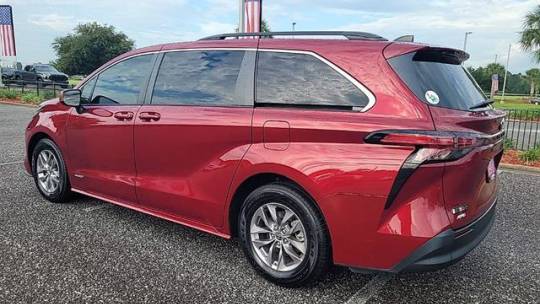 2021 toyota sienna le 8-passenger
