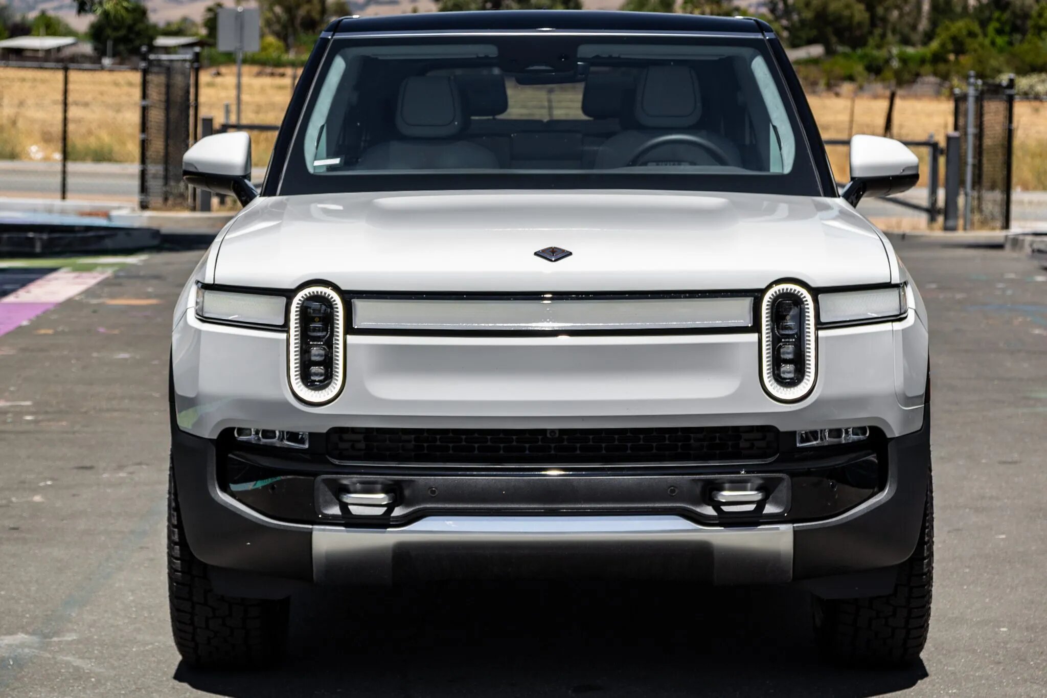 rivian r1s