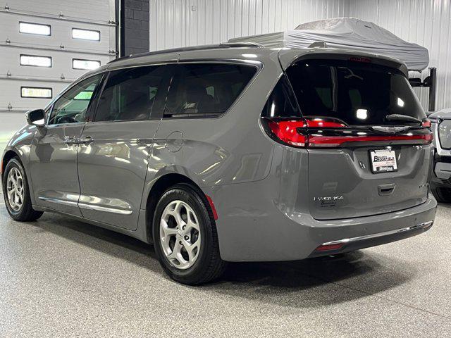 2022 chrysler pacifica limited