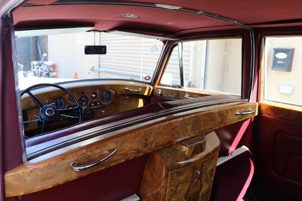 1962 rolls-royce phantom v lhd by park ward