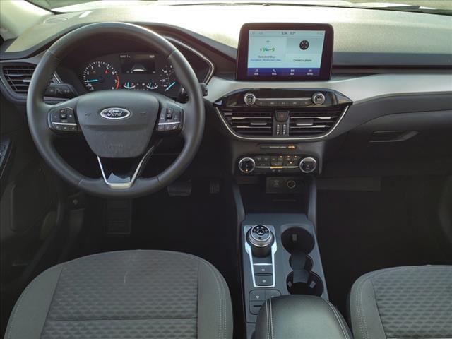 2022 ford escape se
