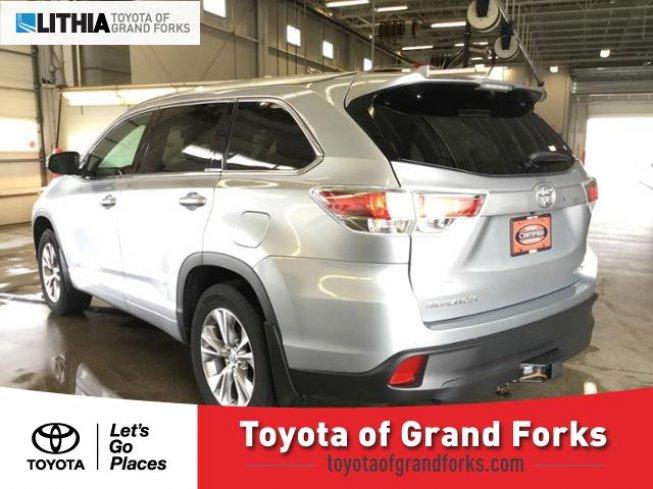 2015 toyota highlander awd xle v6 for sale in grand forks, north dakota