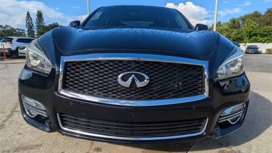2017 Infiniti Q70