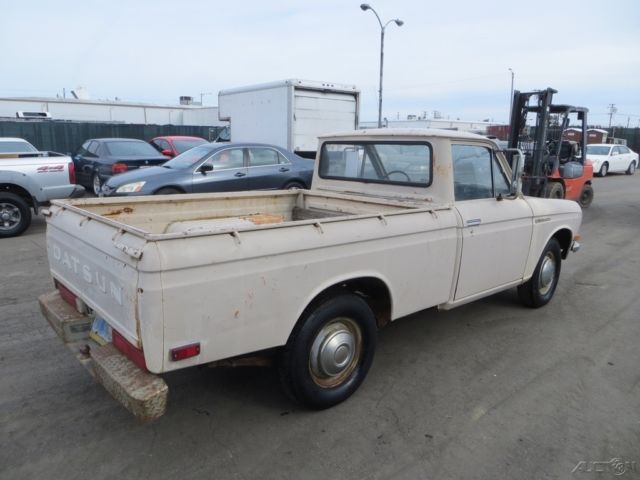 c datsun 1600 pickup 4-cylinder gas manual pickup truck no reserve