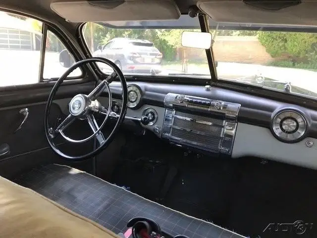 1948 buick super,straight 8,3-speed manual,gasoline,rwd,65,000 miles