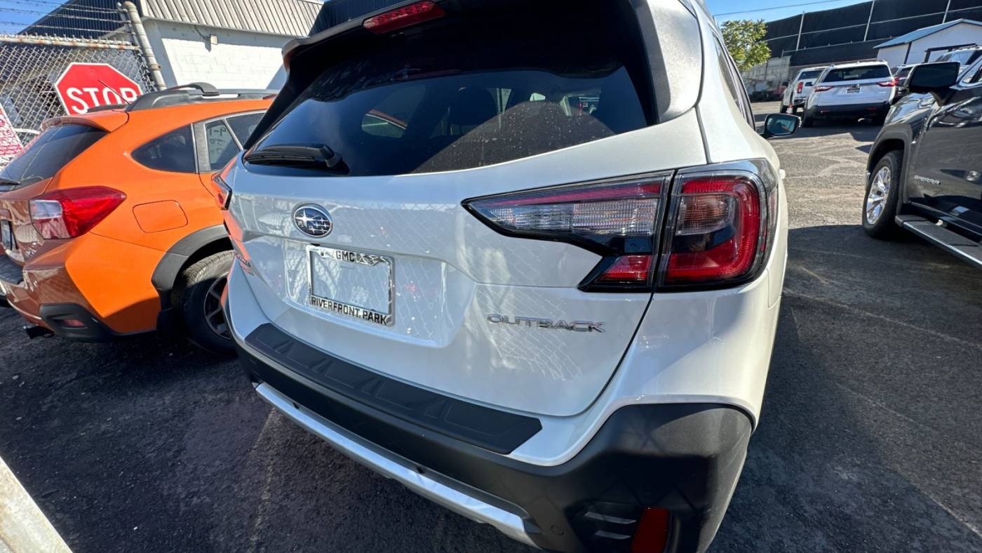 2022 subaru outback limited